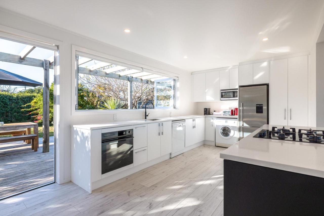 Driftwood Beach House With Spa Pool - Absolute Beachfront! Blackpool Luaran gambar