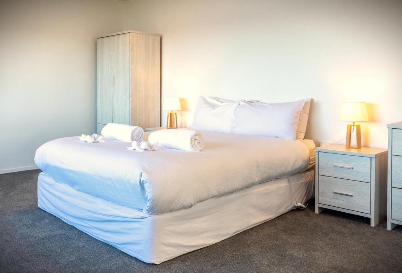 Driftwood Beach House With Spa Pool - Absolute Beachfront! Blackpool Luaran gambar