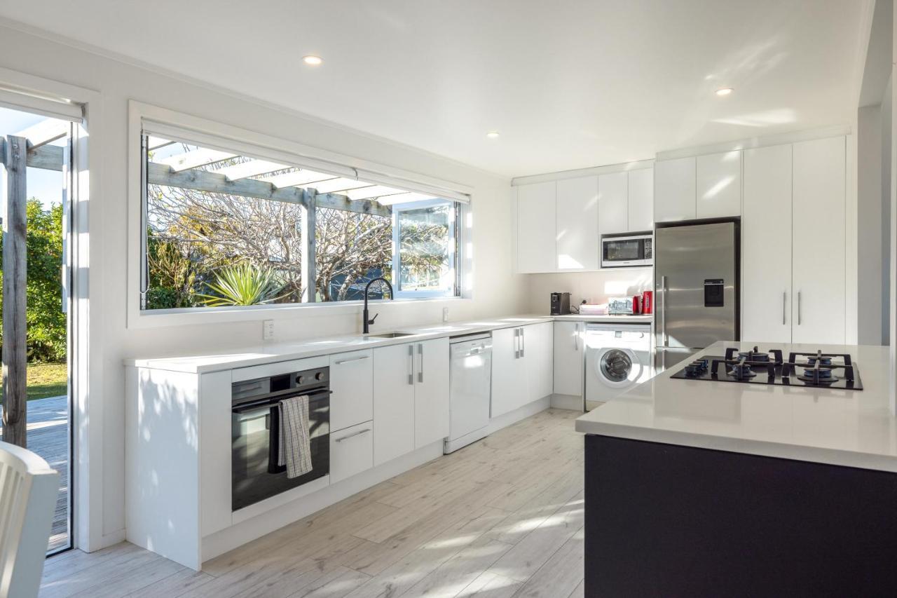 Driftwood Beach House With Spa Pool - Absolute Beachfront! Blackpool Luaran gambar