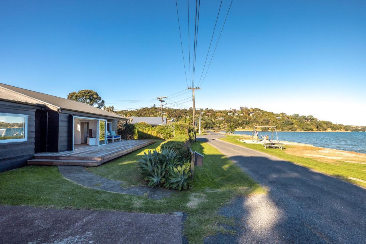 Driftwood Beach House With Spa Pool - Absolute Beachfront! Blackpool Luaran gambar